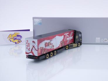 Preview: Herpa 318310 # Mercedes-Benz eActros 600 Koffer-SZ " Merry Christmas 2024 " 1:87
