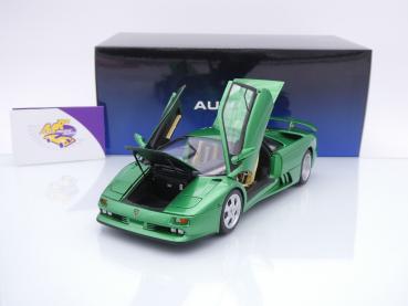 Preview: AUTOart 79150 # Lamborghini Diablo SE30 Baujahr 1993 " Verde-grünmetallic " 1:18