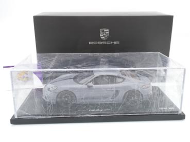 Preview: Spark WAP0214180RCAY # Porsche 718 Cayman Style Edition Baujahr 2024 " arktikgrau " 1:18