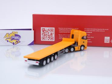 Preview: Herpa 318259 # Iveco S-Way 6x2 Flachbett-Sattelzug " kommunalorange " 1:87