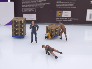 Preview: TSM MINI GT MGTAC30 # 4er Figuren Set in braun " UPS Driver and Workers " 1:64