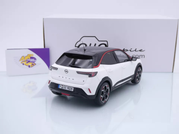 Preview: Ottomobile OT1045 # Opel Mokka E GS Line Baujahr 2021 " weiß-schwarz " 1:18