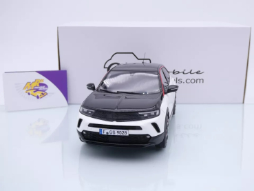 Preview: Ottomobile OT1045 # Opel Mokka E GS Line Baujahr 2021 " weiß-schwarz " 1:18
