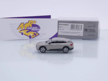 Preview: Minichamps 870018221 # Audi E-Tron SUV Baujahr 2020 " beigemetallic " 1:87