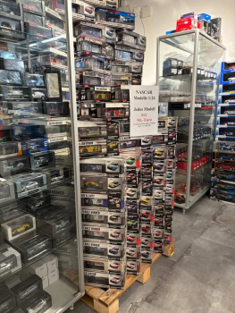 1 Palette voller NASCAR Modelle 1:24 für nur 50,- Euro pro Modell # Exklusiv am 1.-2. Mai 2026 in unserem Ladenlokal
