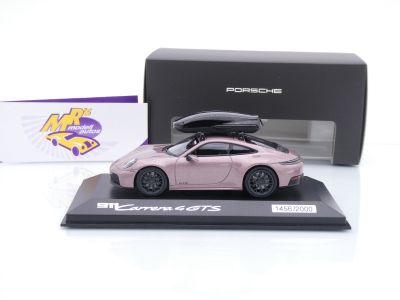 Preview: Minichamps WAP0201660S0DB # Porsche 911 Carrera 4 GTS Baujahr 2024 " Frozenberry " 1:43