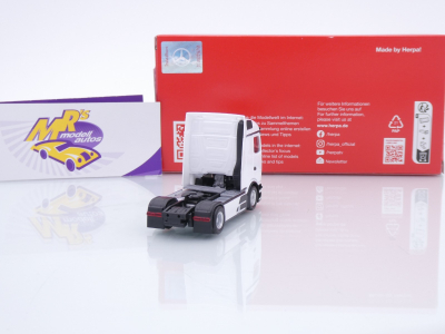 Preview: Herpa 319430 # Mercedes-Benz Actros Procabin 2-achs Zugmaschine " weiß " 1:87