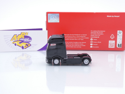 Preview: Herpa 319447 # Mercedes-Benz eActros Procabin 2-achs Zugmaschine " schwarz " 1:87