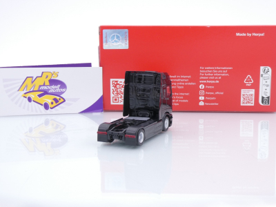 Preview: Herpa 319447 # Mercedes-Benz eActros Procabin 2-achs Zugmaschine " schwarz " 1:87
