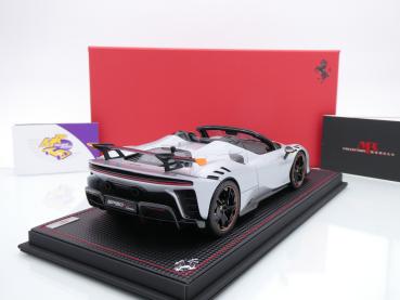 Preview: MR Collection FE042C # Ferrari SF90 XX Stradale Spider Baujahr 2023 " hellgraumetallic-orange ( Bianco Artico ) " 1:18