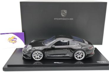 Preview: Spark WAP0213140R0ST # Porsche 911 (992) S/T Baujahr 2023 " schwarz " 1:18