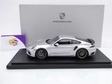 Preview: Spark WAP0212120S50Y # Porsche 911 (992) Turbo Baujahr 2024 silbermetallic " 50 Years " 1:18