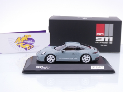 Preview: Spark WAP0203100R60Y # Porsche 911 (992) S/T Baujahr 2023 " shadegrün " 1:43