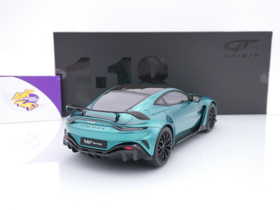 Preview: GT Spirit GT922 # Aston Martin V12 Vantage Baujahr 2023 " grünmetallic " 1:18