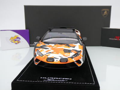 Preview: MR Collection LAMBO057TER2 # Lamborghini Huracan Sterrato Baujahr 2023 " TERRA Version " 1:18