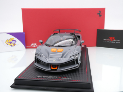 Preview: MR Collection FE042SE2 # Ferrari SF90 XX Stradale Spider Baujahr 2023 " Grigio " 1:18