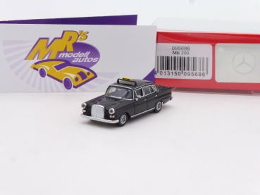 Herpa 095686 # Mercedes Benz 200 Heckflosse (W110) schwarz " Taxi " 1:87
