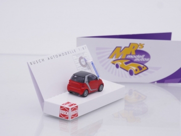 Preview: Busch 46226 # Smart Fortwo Electric Drive mit Ladesäule Baujahr 2012 " rot-grau " 1:87