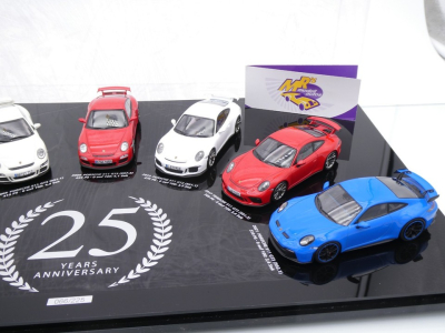 Preview: Minichamps 412067025 # 7er Set 25 Jahre Porsche 911 GT3 1999-2024 1:43 Limited 225 pcs.
