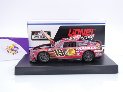 Lionel Racing C192423BPCMT # Toyota Camry NASCAR 2024 " Martin Truex Jr. - Bass Pro Shops Legacy " 1:24