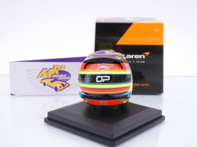 Preview: Spark 5HF196 # Helm Formel 1 Team McLaren F1 " Oscar Piastri #81 " 2025 1:5