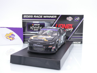 Lionel Racing WX92523QKSDZMX # Chevrolet Camaro NASCAR Xfinity 2025 " Daniel Suarez - Quaker State Mexico City Win " 1:24