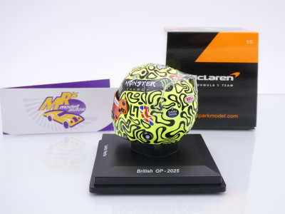 Preview: Spark 5HF217 # Helm Formel 1 McLaren #4 " Lando Norris - Sieger Großbritannien GP / F1 Weltmeister 2025 " 1:5