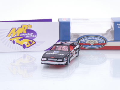 Lionel Racing CX32465GDWXX # Chevrolet Monte Carlo NASCAR 1988 " Dale Earnhardt - Goodwrench 1:64