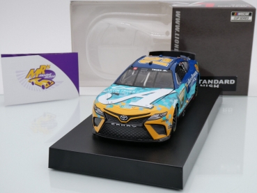 Preview: Lionel Racing C192223AOSMT # Toyota Camry NASCAR 2022 " Martin Truex Jr. - Auto-Owners Insurance / MTJF (Martin Truex Jr. Foundation) / Sherry Strong " 1:24