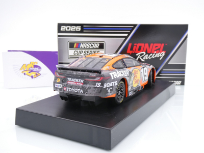 Preview: Lionel Racing C192523BPSCJ # Toyota Camry NASCAR 2025 " Chase Briscoe - Bass Pro Shops " 1:24