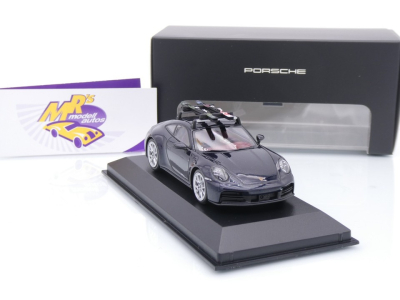 Preview: Minichamps WAP0201650SSKI # Porsche 911 992 Carrera mit Skiern 2024 " schwarz " 1:43