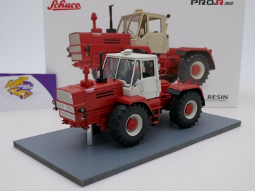 Schuco Pro.R32 09135 # Charkow T-150 K Traktor Baujahr 1980 " rot-grau " 1:32