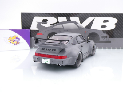 Preview: Solido S1807517 # Porsche 911 (964) RWB Rauh-Welt 2024 nardograu " mit Figur " 1:18