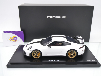 Preview: Spark WAP0215200TGT3 # Porsche 911 992.2 GT3 Baujahr 2024 " weiß-schwarz " 1:18