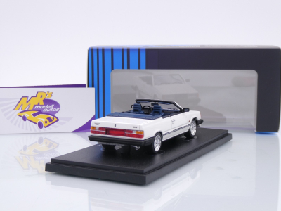Preview: AutoCult Avenue 60134 # VOLVO 760 GLE Mellberg Cabrio Baujahr 1972 " weiß " 1:43