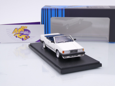 Preview: AutoCult Avenue 60134 # VOLVO 760 GLE Mellberg Cabrio Baujahr 1972 " weiß " 1:43