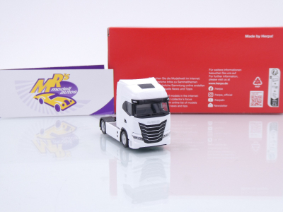 Preview: Herpa 319478 # Iveco S-Way facelift (MY24) 2-achs Zugmaschine " weiß " 1:87