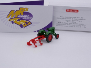 Preview: Wiking 0398 02 # Normag Faktor I Traktor in dunkelgrün mit Pflug in rot 1:87