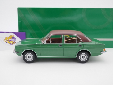 Preview: Cult CML157-2 # Morris Marina HL Saloon Baujahr 1977-1979 " grünmetallic - braun " 1:18
