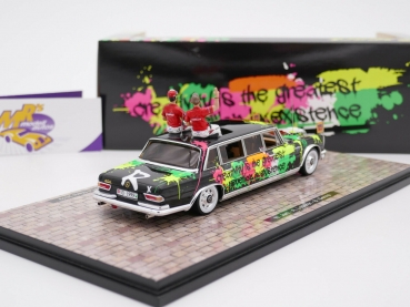 Preview: Spark S7951 # Mercedes 600 Pullman Parade des Pilots Le Mans 2019 " Team Rebellion " 1:43