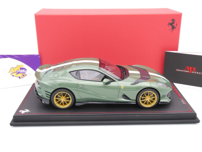 Preview: MR Collection FE033SE5 # Ferrari 812 Competizione Baujahr 2022 " Verde Bottiglia " 1:18