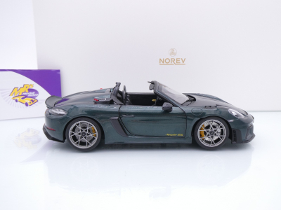 Preview: Norev 187272 # Porsche 718 Spyder RS Weissach Baujahr 2023 " Waldgrünmetallic " 1:18