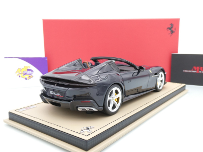 Preview: MR Collection FE044SE2 # Ferrari 12 Cilindri Spider V12 Baujahr 2024 " Blu Pozzi " 1:18