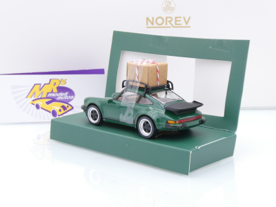 Preview: Norev 750070 # Porsche 911 (930) Turbo Baujahr 1978 dunkelgrün " Christmas Edition " 1:43