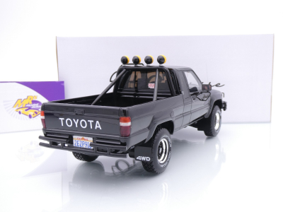 Preview: Ottomobile OT481B # Toyota Hilux SR5 Baujahr 1985 " Back to the Future " 1:18