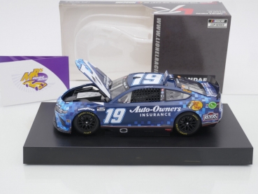 Preview: Lionel Racing C192223AOIMT # Toyota Camry NASCAR 2022 " Martin Truex Jr. - Auto-Owners Insurance " 1:24