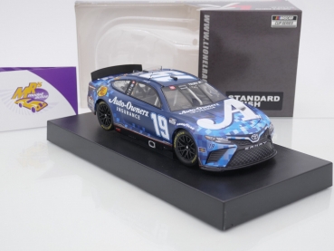Preview: Lionel Racing C192223AOIMT # Toyota Camry NASCAR 2022 " Martin Truex Jr. - Auto-Owners Insurance " 1:24
