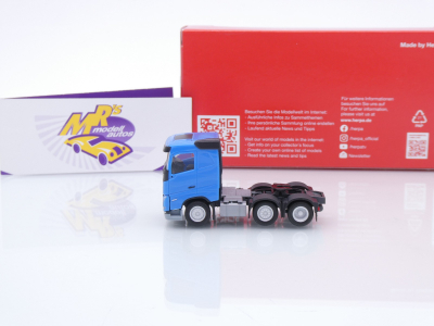 Preview: Herpa 313735-003 # Iveco FH 6x2 3-achs Zugmaschine " himmelblau " 1:87