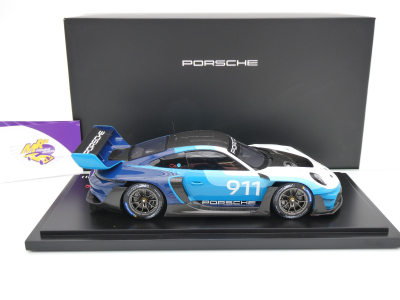 Preview: Spark WAP0215030SGTR # Porsche 911 (992) GT3 R Rennsport #911 Baujahr 2024 " blau-weiß " 1:18