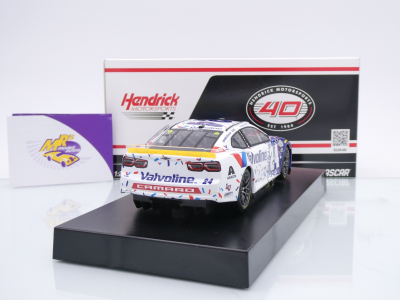 Preview: Lionel Racing C242423VSPWB # Chevrolet Camaro NASCAR 2024 " William Byron - Valvoline Special " 1:24
